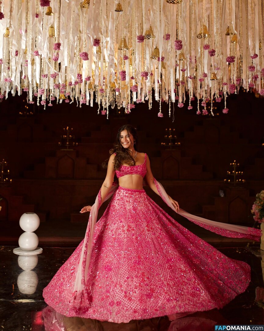 Meghna Kaur / shetroublemaker Nu OnlyFans  Photo fuitée #1