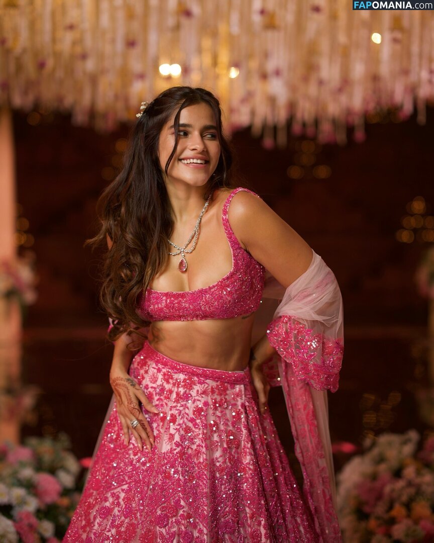 Meghna Kaur / shetroublemaker Nu OnlyFans  Photo fuitée #3