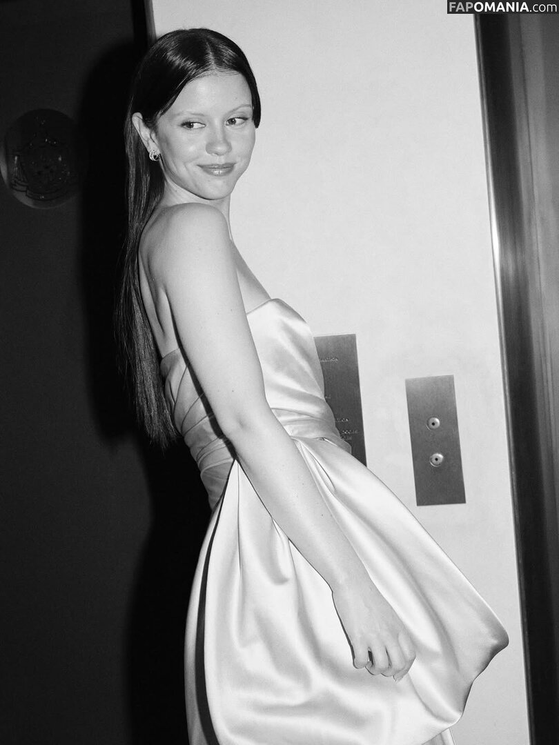 Mia Goth / goth.mia / officalmiagoth Nu OnlyFans  Photo fuitée #125