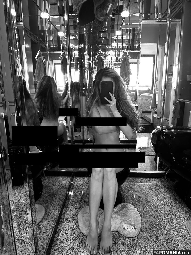 Mia Kerin / miakerin Nu OnlyFans  Photo fuitée #137