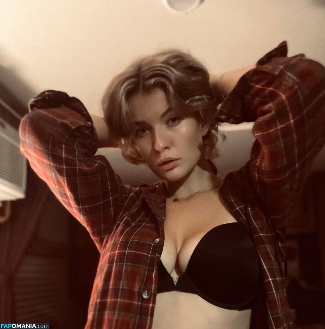 MelanoOffical / Mia Melano / https: / mia_melano / officialmiamelano Nu OnlyFans  Photo fuitée #254
