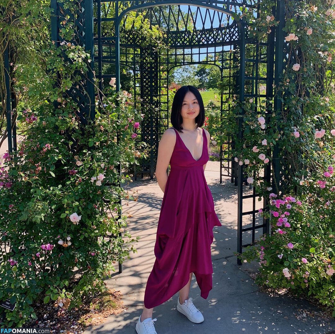 Michaela Zee / michaelazee / sheismichaela Nu OnlyFans  Photo fuitée #3