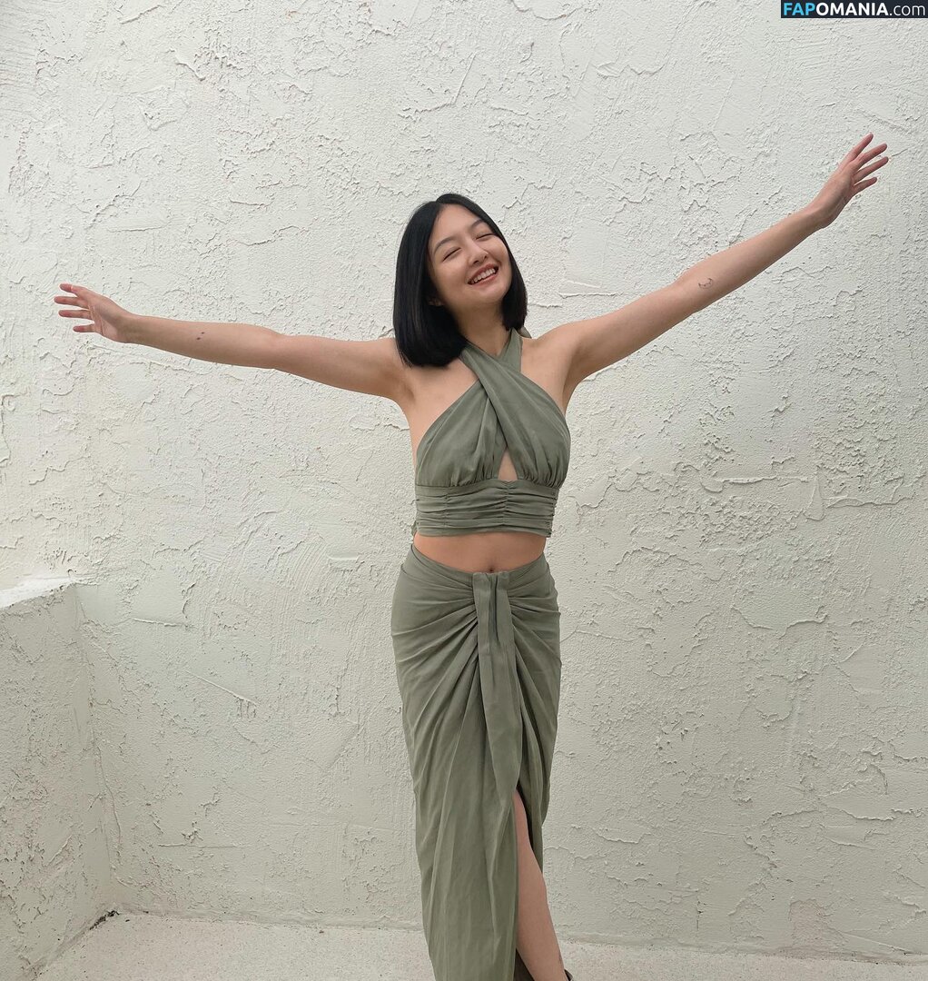 Michaela Zee / michaelazee / sheismichaela Nu OnlyFans  Photo fuitée #12