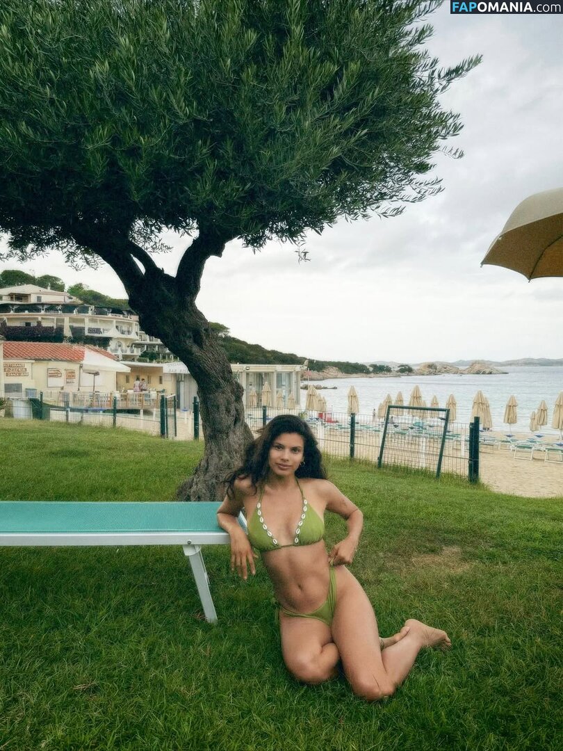 Michelle Andrade / https: / mish_andrade / mishvirmish Nu OnlyFans  Photo fuitée #10