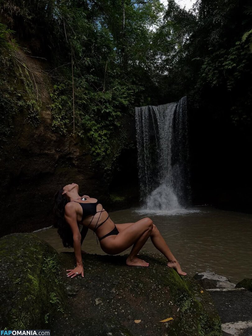 Michelle Andrade / https: / mish_andrade / mishvirmish Nu OnlyFans  Photo fuitée #11