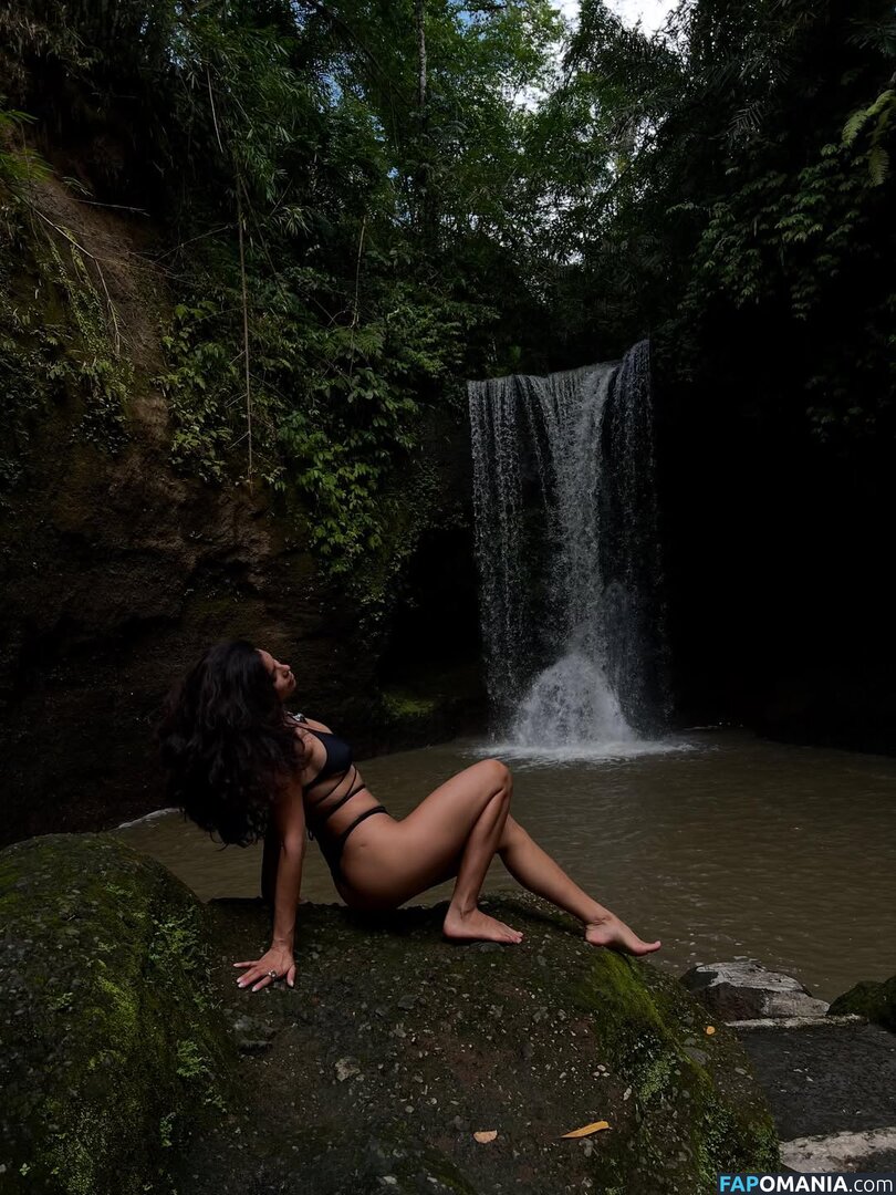 Michelle Andrade / https: / mish_andrade / mishvirmish Nu OnlyFans  Photo fuitée #13