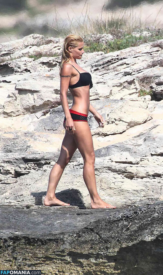 Michelle Hunziker / https: / m_hunziker / therealhunzigram Nu OnlyFans  Photo fuitée #397