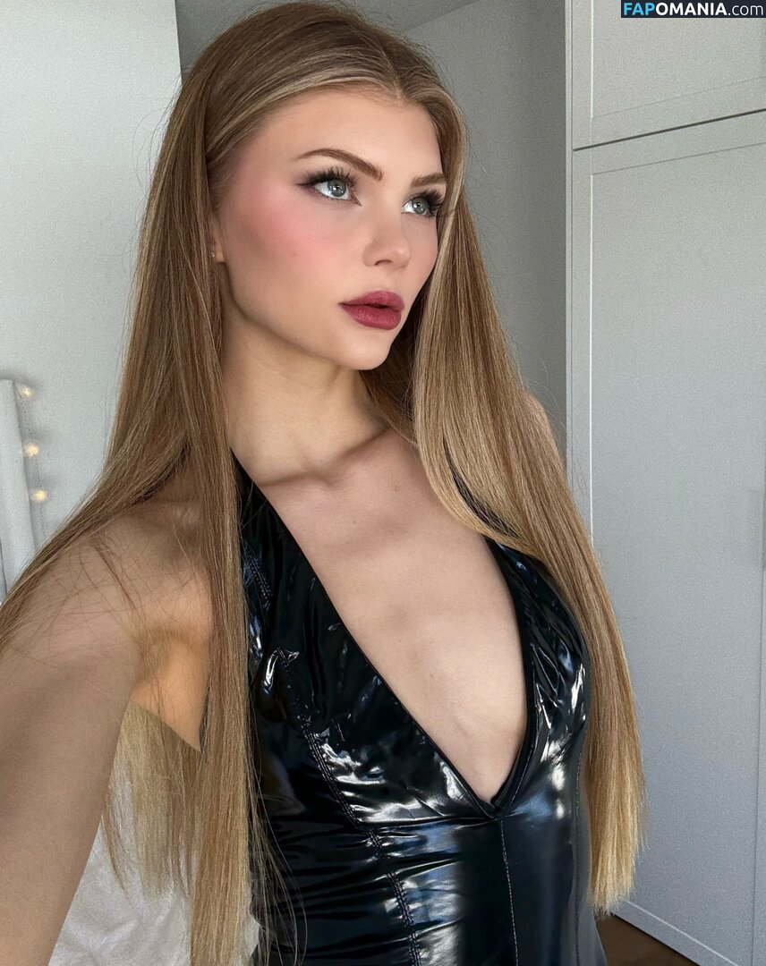mila_sobolov / milakittenx Nu OnlyFans  Photo fuitée #51