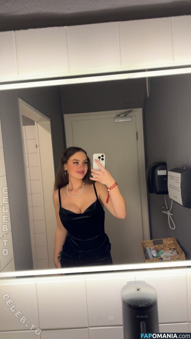 Cesky.chica / Milena Novacek Nu OnlyFans  Photo fuitée #1