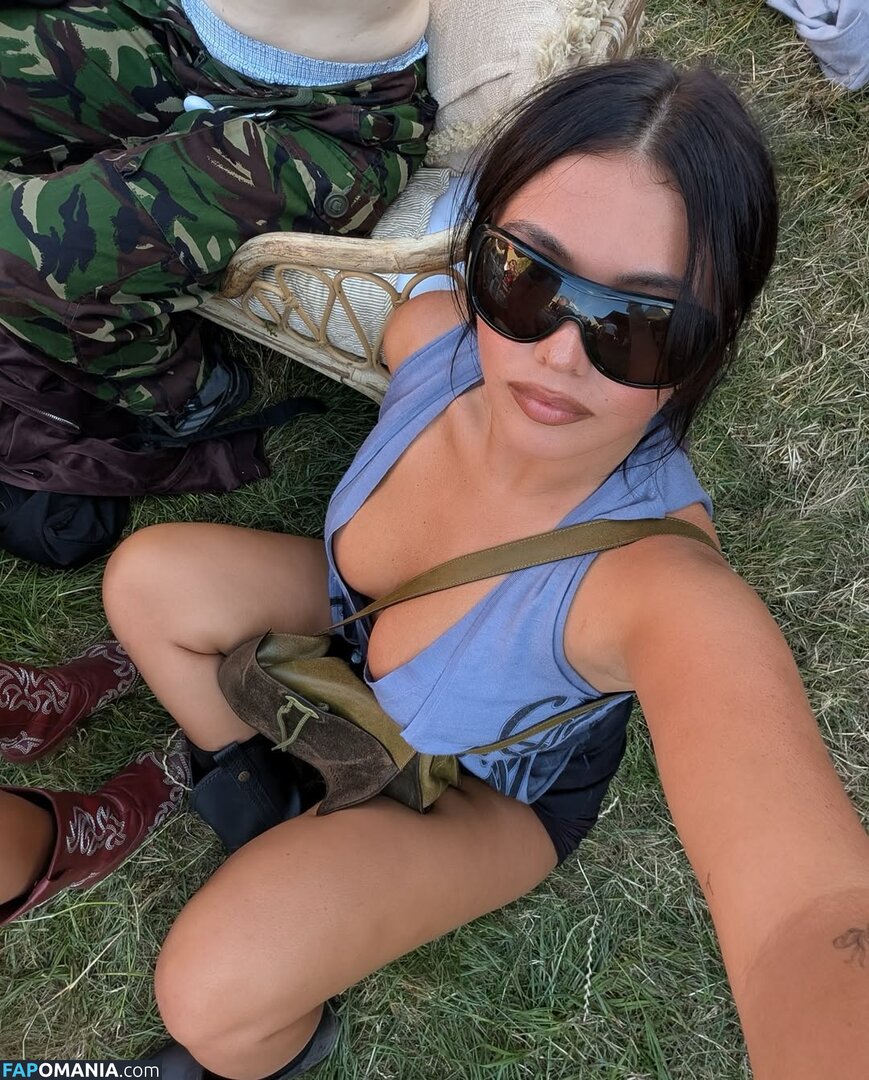 Millie Hannah / explicittbabe / milliehannahhh Nu OnlyFans  Photo fuitée #3