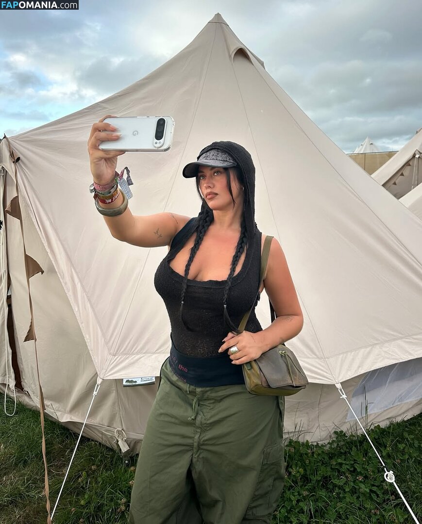 Millie Hannah / explicittbabe / milliehannahhh Nu OnlyFans  Photo fuitée #4