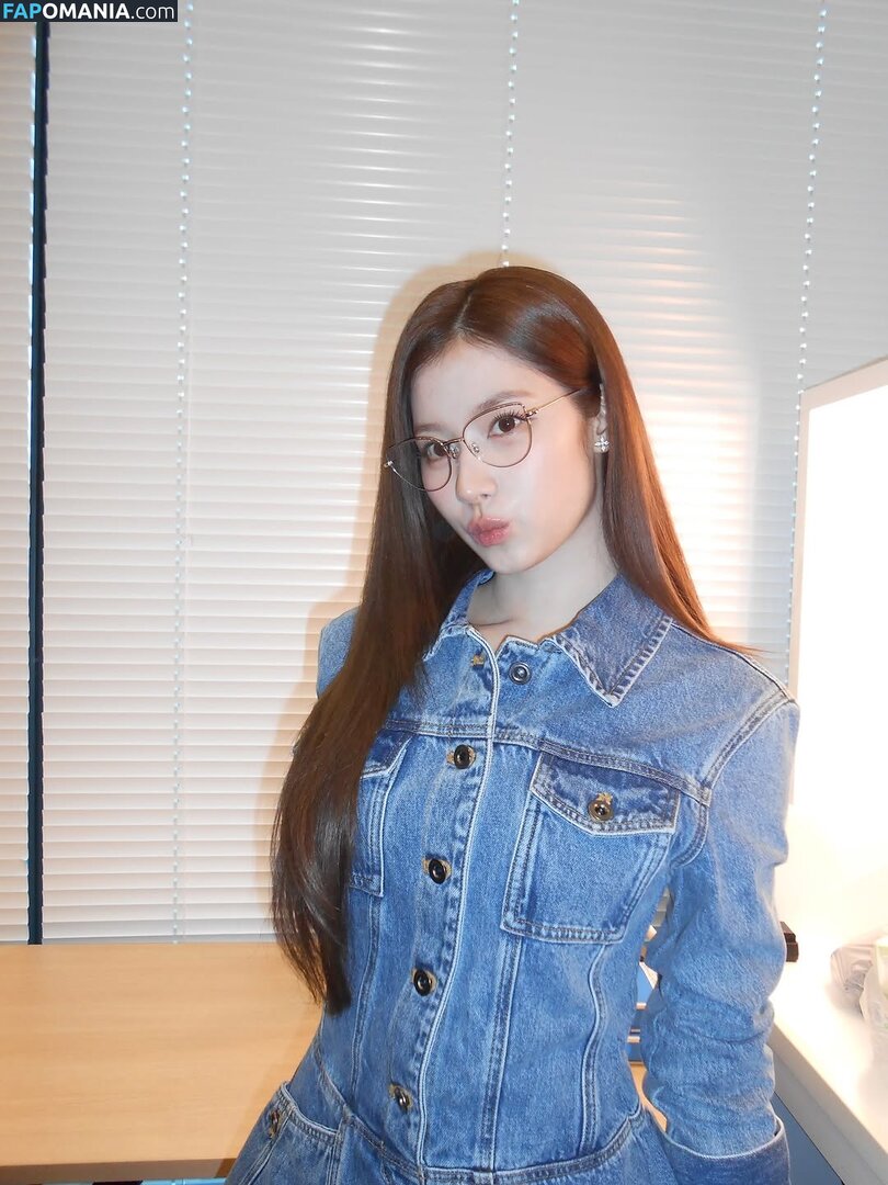 Minatozaki Sana / TWICE / m.by__sana Nu OnlyFans  Photo fuitée #54
