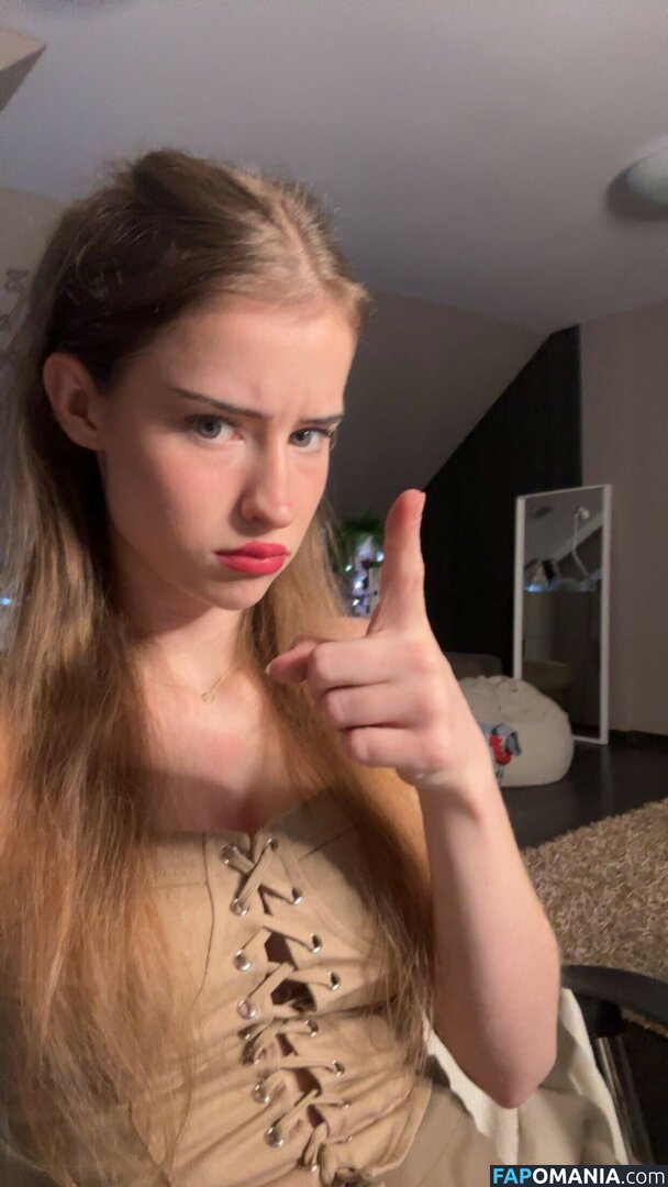Mira.004 / model_mira Nu OnlyFans  Photo fuitée #366
