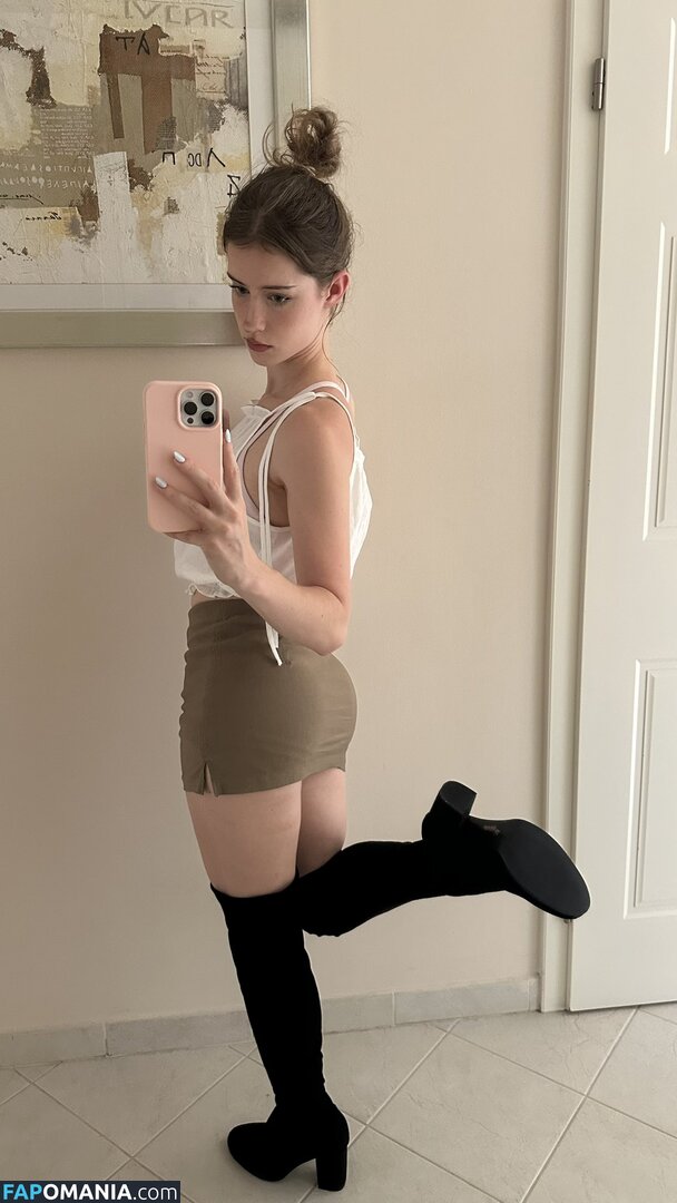 Mira.004 / model_mira Nu OnlyFans  Photo fuitée #1451