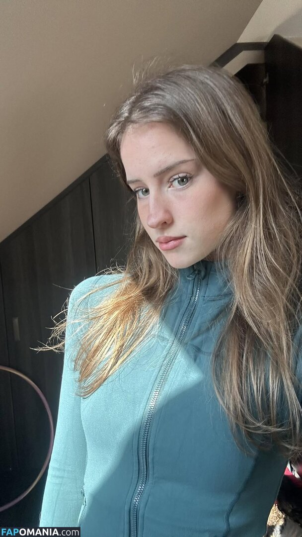 Mira.004 / model_mira Nu OnlyFans  Photo fuitée #1488