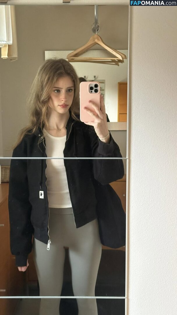 Mira.004 / model_mira Nu OnlyFans  Photo fuitée #1489