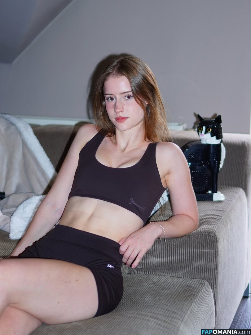 Mira.004 / model_mira Nu OnlyFans  Photo fuitée #1511