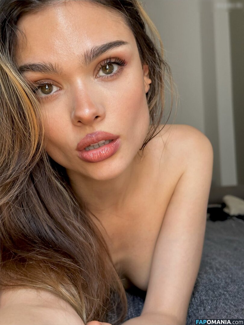 mira.culiks / mira.m Nu OnlyFans  Photo fuitée #1