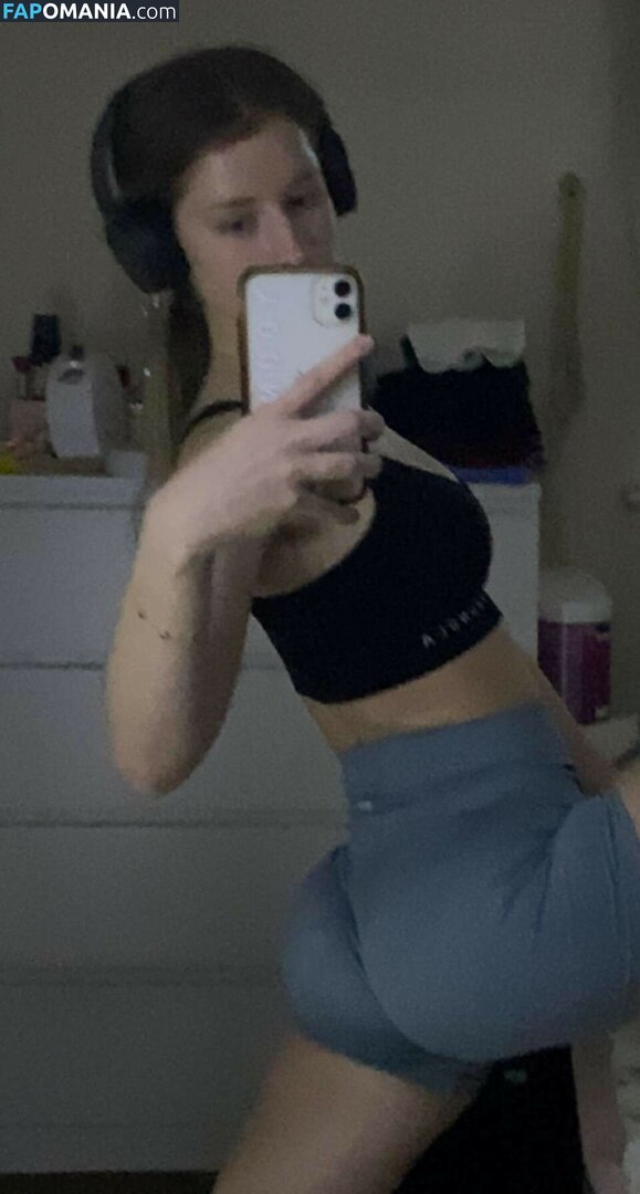 Mira Szalma / https: / mira.004 Nu OnlyFans  Photo fuitée #22