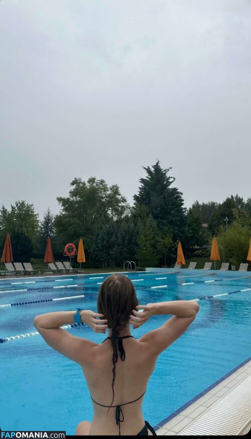 Mira Szalma / https: / mira.004 Nu OnlyFans  Photo fuitée #549