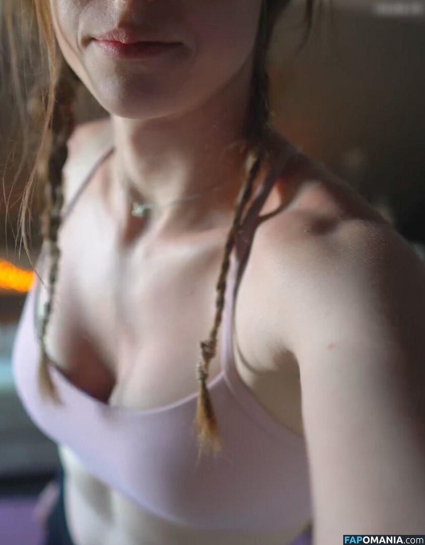 Mira Szalma / https: / mira.004 Nu OnlyFans  Photo fuitée #556