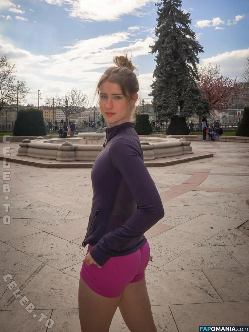 Mira Szalma / https: / mira.004 Nu OnlyFans  Photo fuitée #576