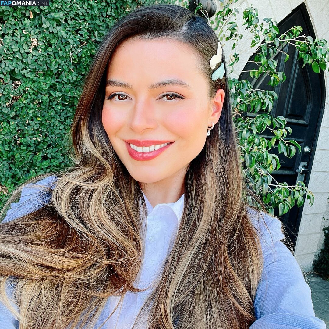Miranda Cosgrove / MirandaCosgrove / onlyfanssz Nu OnlyFans  Photo fuitée #58