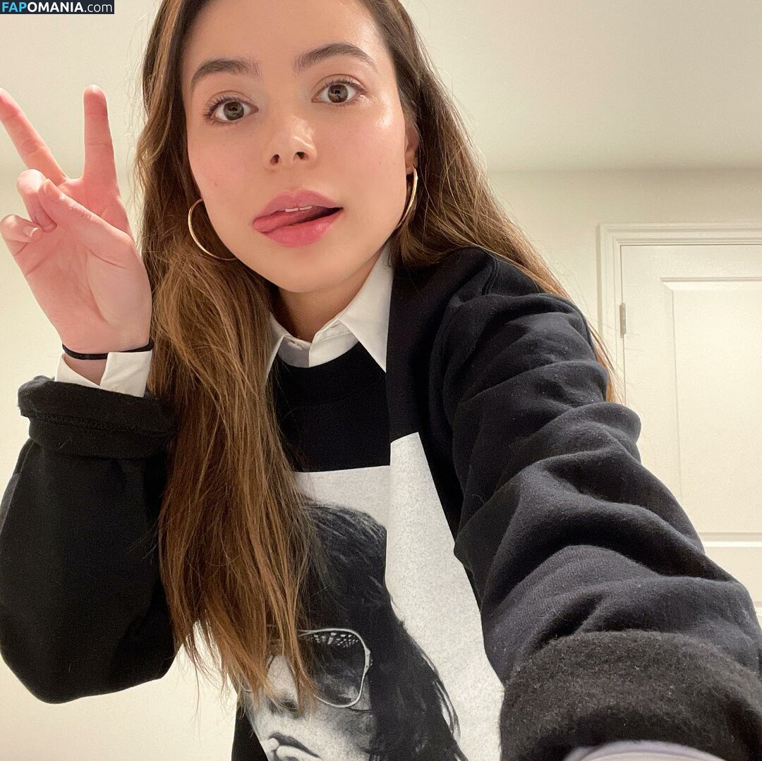 Miranda Cosgrove / MirandaCosgrove / onlyfanssz Nu OnlyFans  Photo fuitée #59