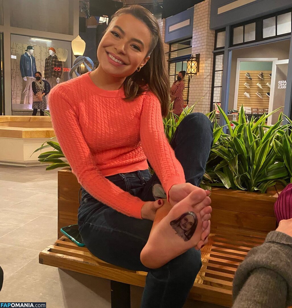 Miranda Cosgrove / MirandaCosgrove / onlyfanssz Nu OnlyFans  Photo fuitée #460