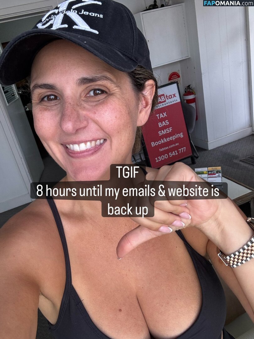 MILF Online Accountant / Miriam Holme / miriamholme Nu OnlyFans  Photo fuitée #24