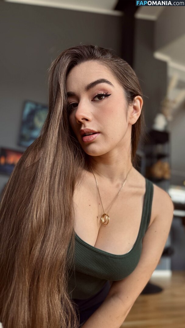Miss Mikkaa / mikkka / missmikkaa Nu OnlyFans  Photo fuitée #318