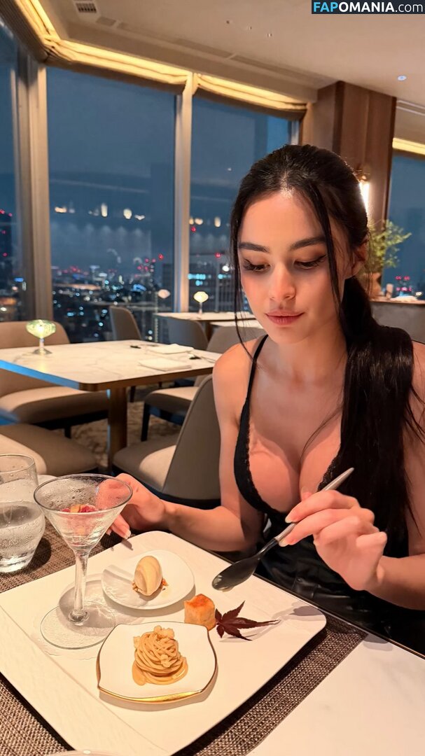 Moni Charlton / monicharlton Nu OnlyFans  Photo fuitée #6