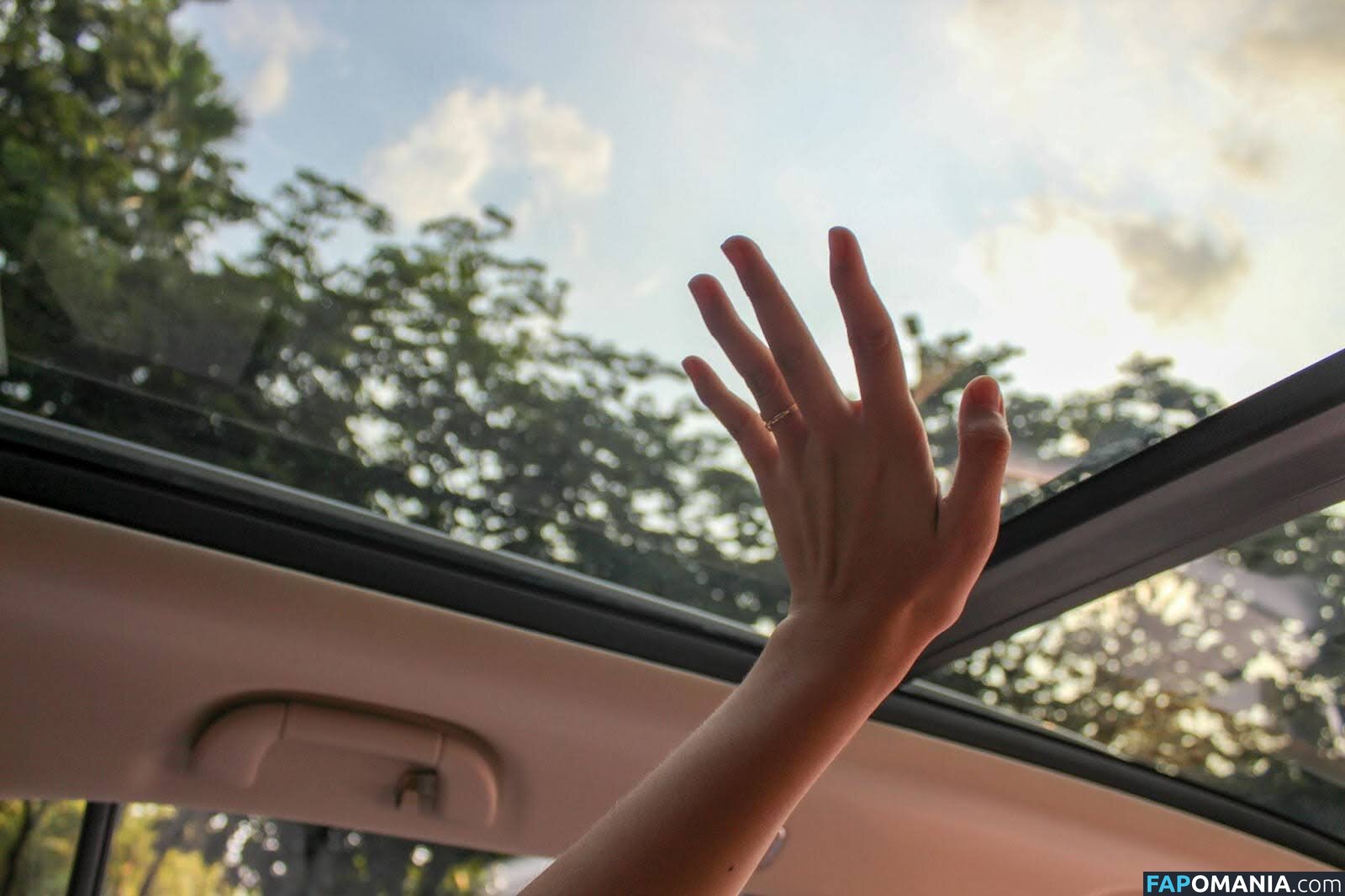 Moonroof Nu OnlyFans  Photo fuitée #6