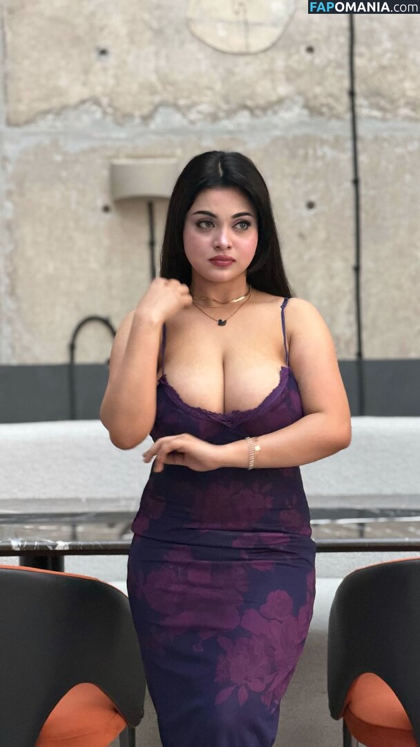 mumtahinaaa_ Nu OnlyFans  Photo fuitée #1