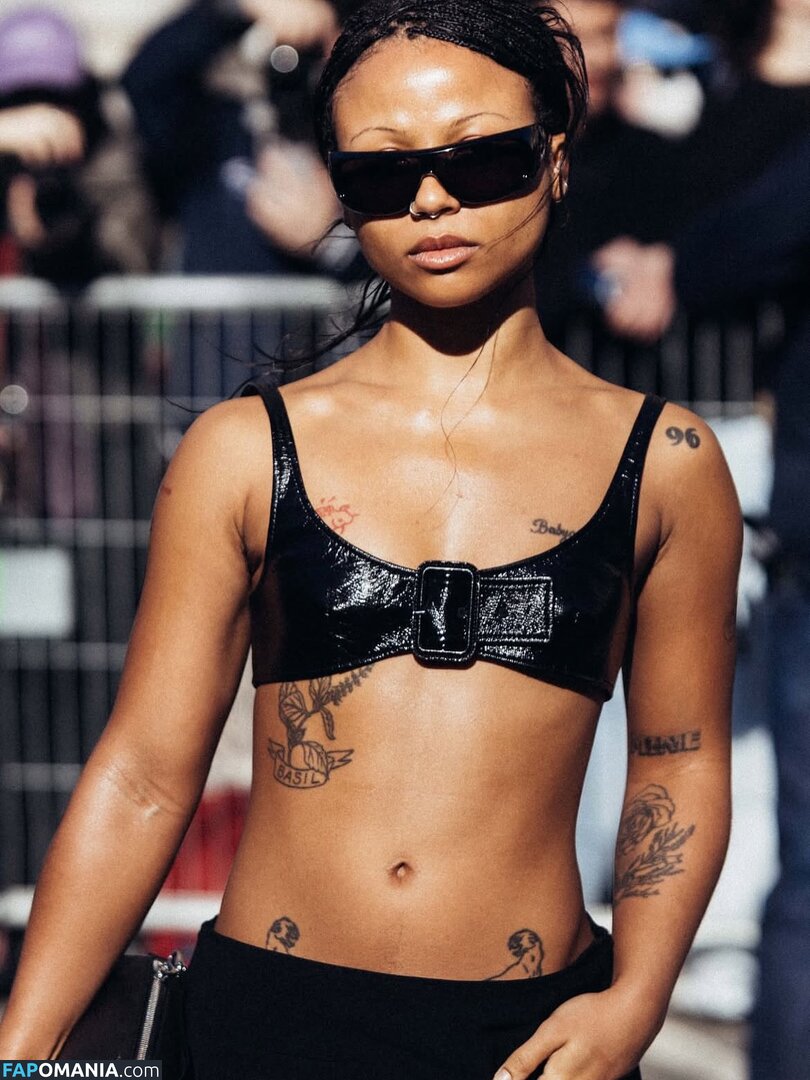 My'hala Herrold / Myha'la / https: / mmyhala Nu OnlyFans  Photo fuitée #1