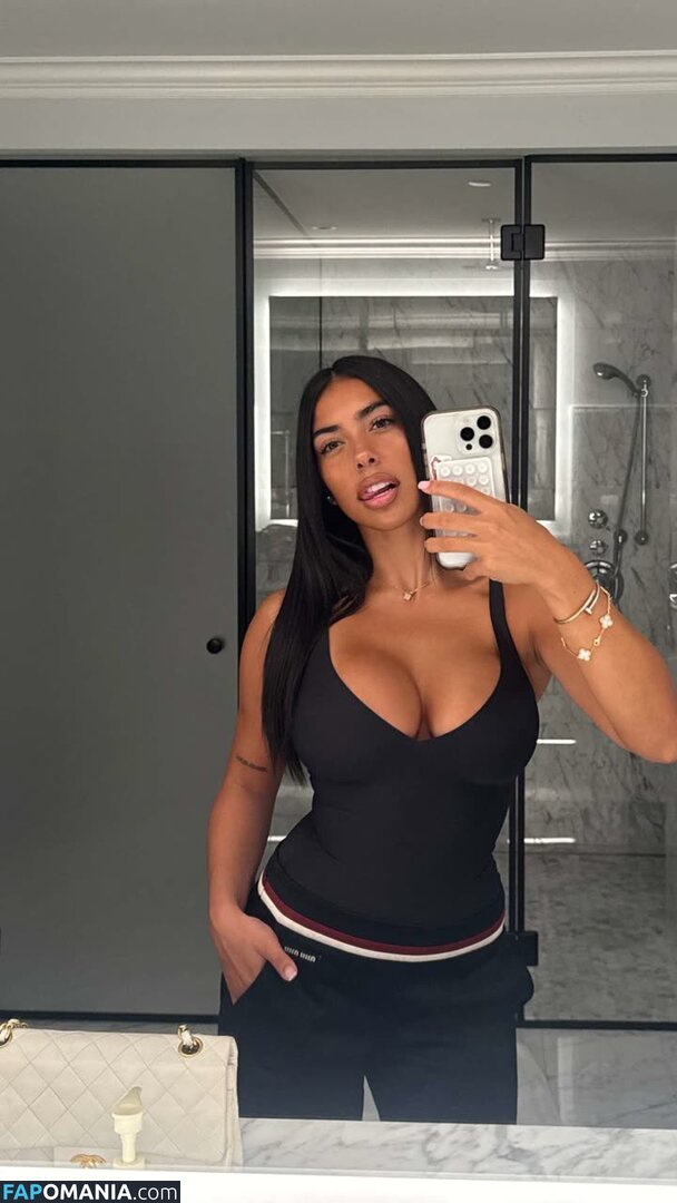 Mya Mills / https: / myamills / myamills9 Nu OnlyFans  Photo fuitée #2