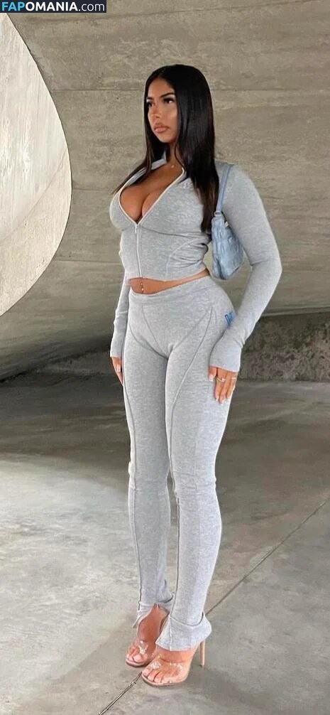 Mya Mills / https: / myamills / myamills9 Nu OnlyFans  Photo fuitée #8