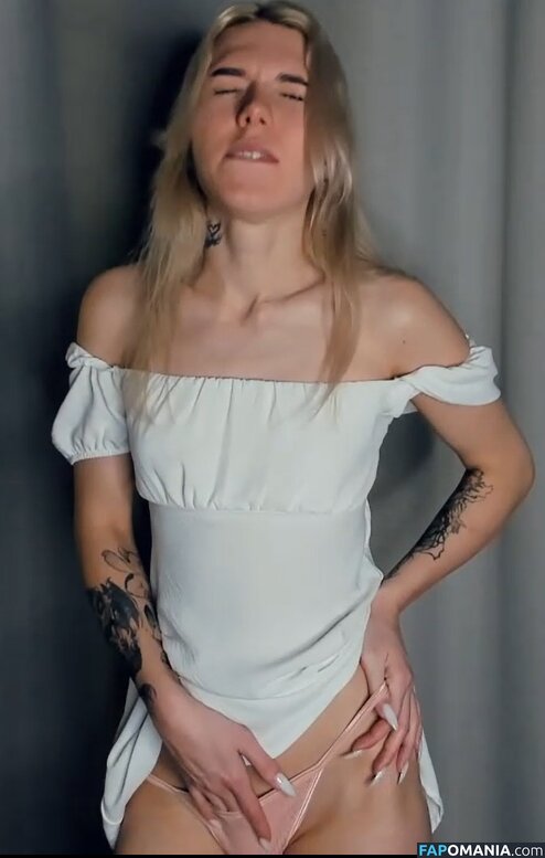 girlnamedviolet / myviolet_rush Nu OnlyFans  Photo fuitée #1