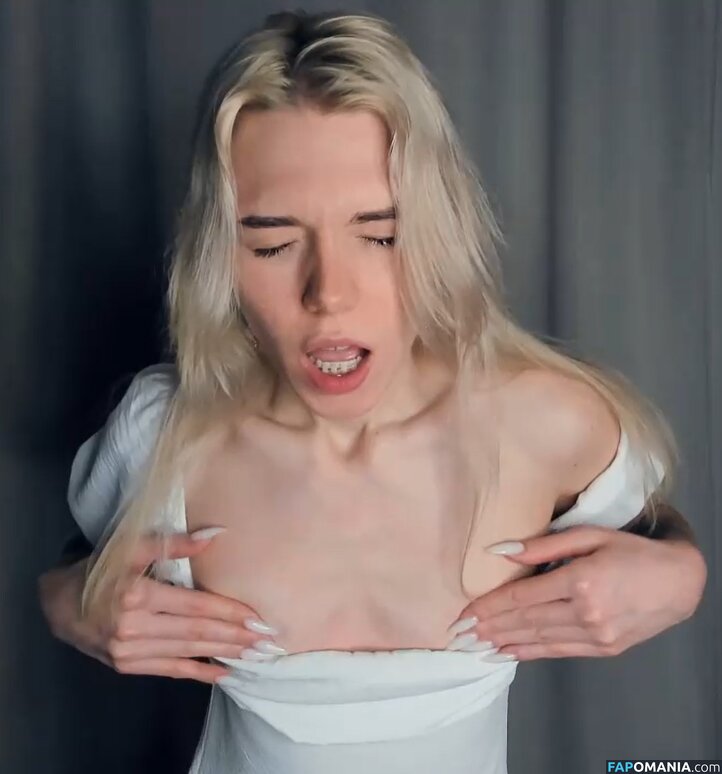 girlnamedviolet / myviolet_rush Nu OnlyFans  Photo fuitée #5