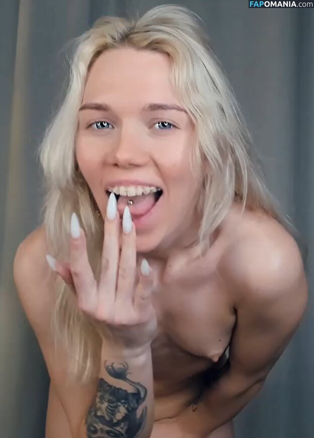 girlnamedviolet / myviolet_rush Nu OnlyFans  Photo fuitée #23