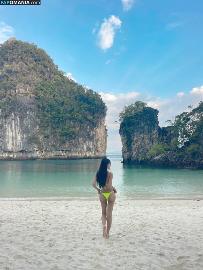 https: / myyupy / yupin Nu OnlyFans  Photo fuitée #13