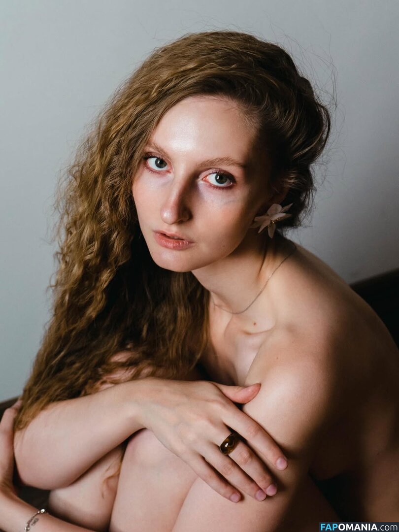 a.naastasiaa / naastasiaa Nu OnlyFans  Photo fuitée #4