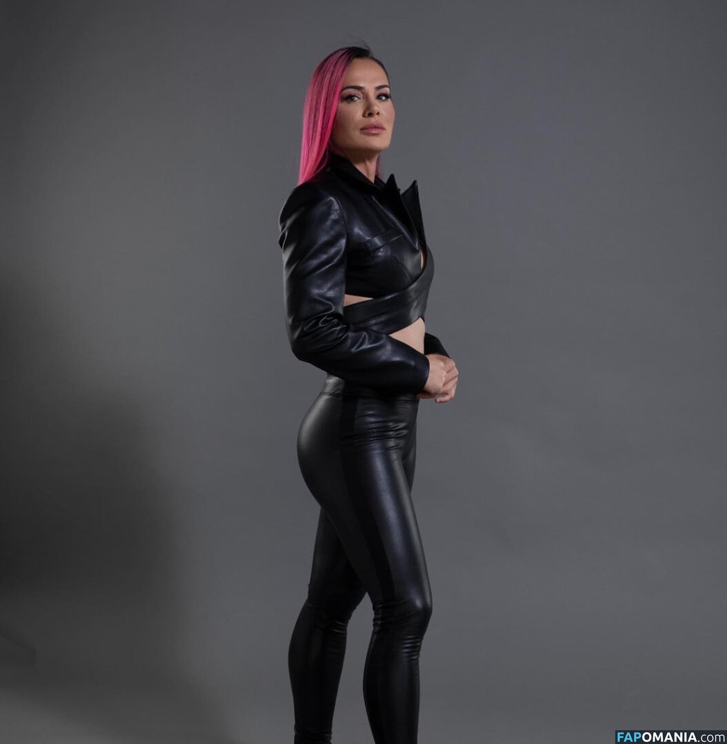 https: / nagihankaradere Nu OnlyFans  Photo fuitée #2