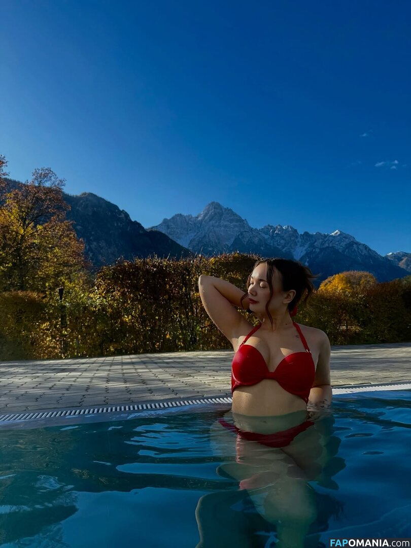 lunaabaabe / naomy_jakab Nu OnlyFans  Photo fuitée #4