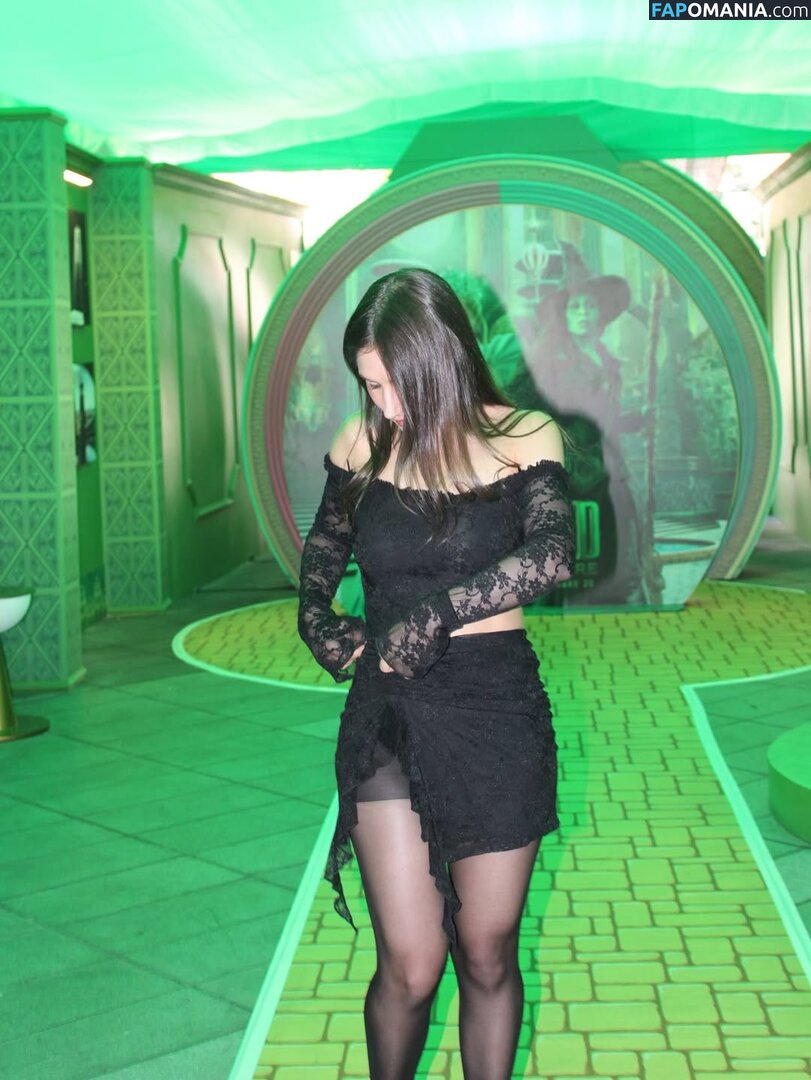 Nashla / Nashlabogaert__ / https: / nashla22 Nu OnlyFans  Photo fuitée #6