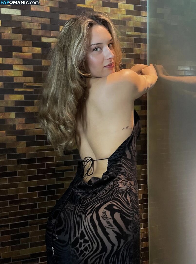 nathalie.lkh Nu OnlyFans  Photo fuitée #2