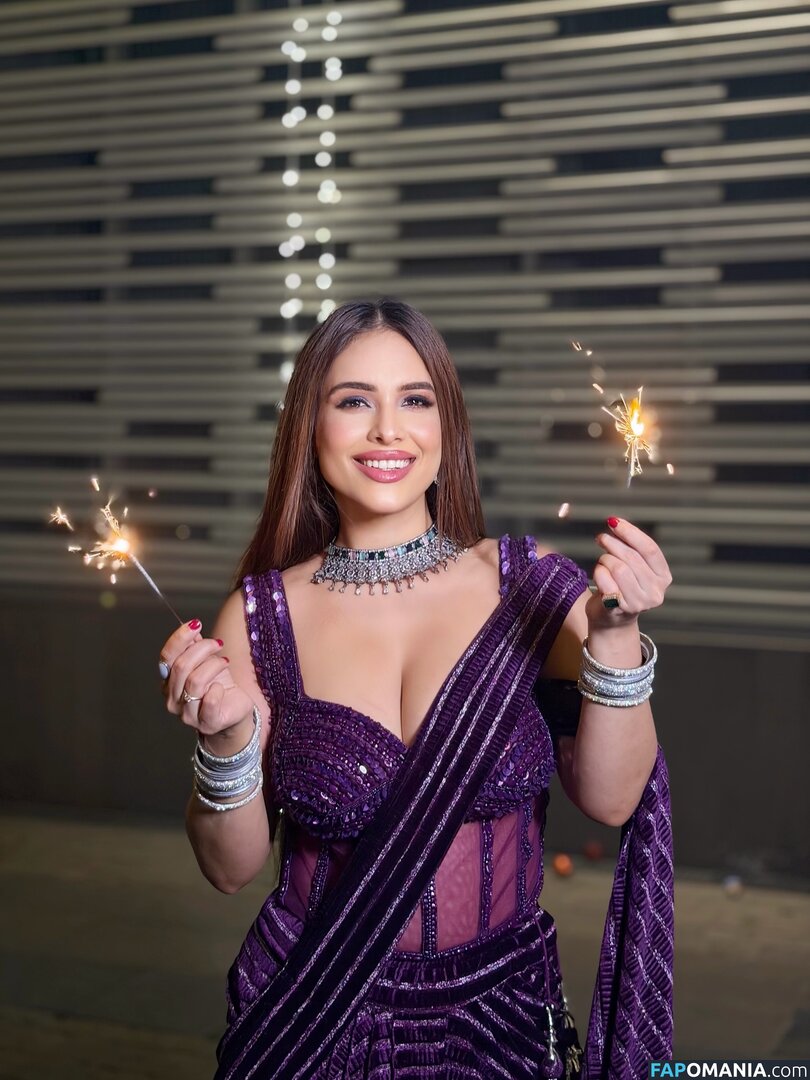 Nehhaa Malik / freakymeek500 / nehamalik335 Nu OnlyFans  Photo fuitée #12