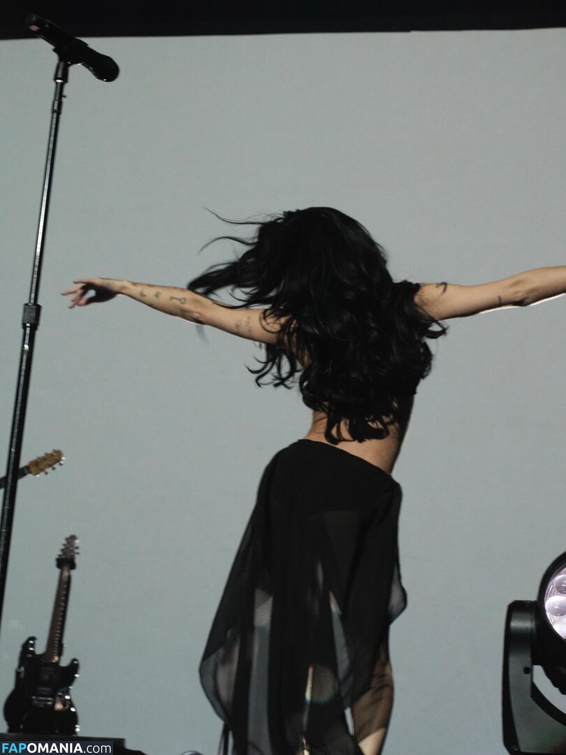 Nessa Barrett / Nessaabarrett / https: / nessabarrett Nu OnlyFans  Photo fuitée #104