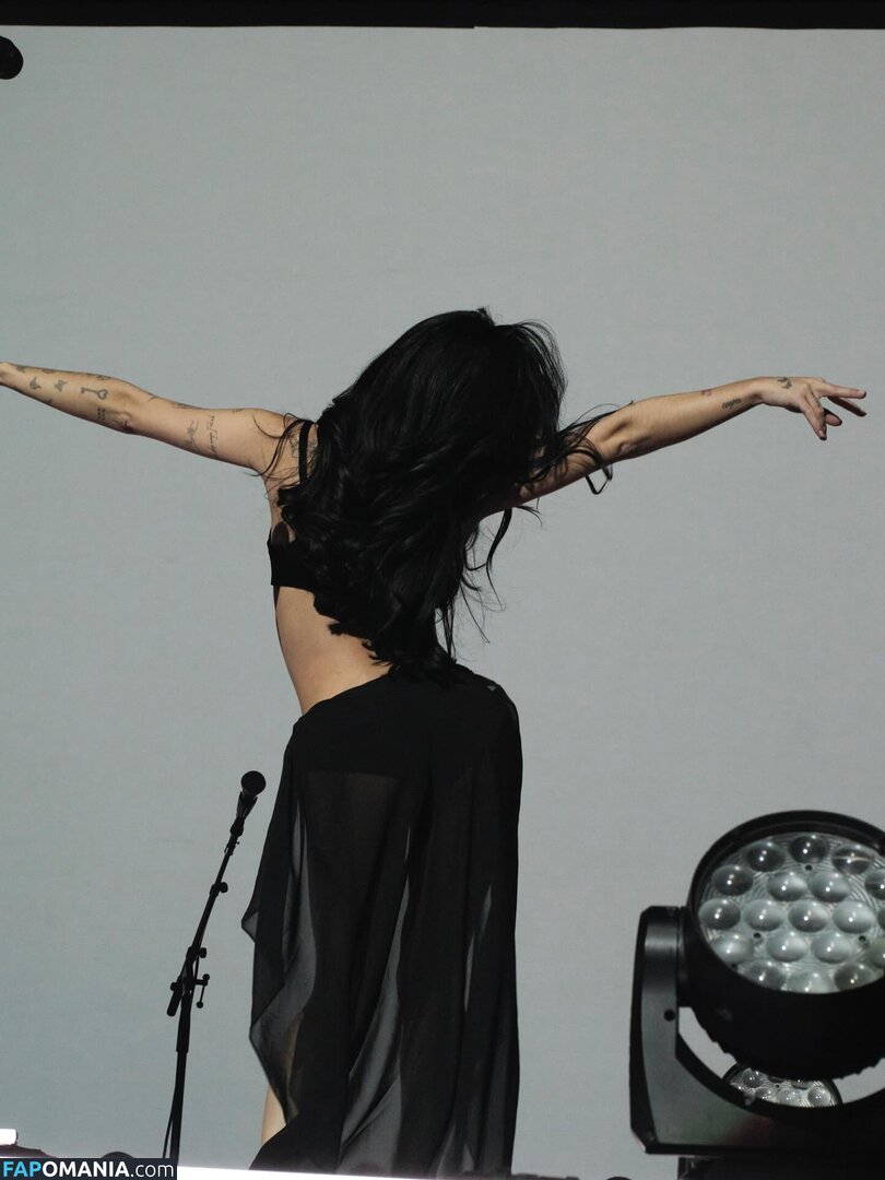 Nessa Barrett / Nessaabarrett / https: / nessabarrett Nu OnlyFans  Photo fuitée #105