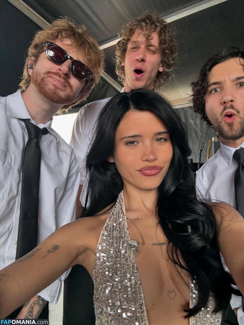 Nessa Barrett / Nessaabarrett / https: / nessabarrett Nu OnlyFans  Photo fuitée #110